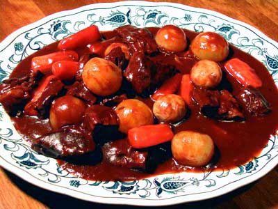 ブルゴーニュ風牛肉の赤ワイン煮.ブッフブルギニョン(ビーフシチュー)